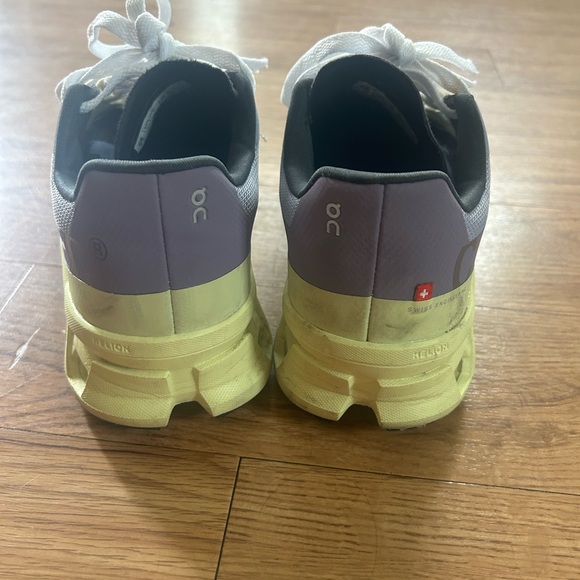 On Running Athletic Shoes in Gray and Yellow - Picture 4 of 8